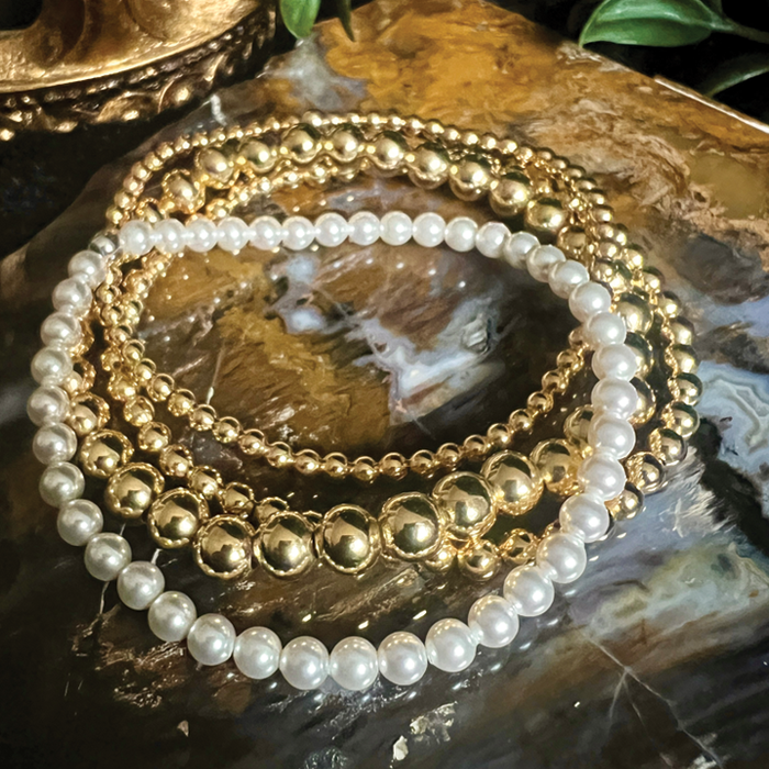 Jewel of the Sea - Medium Pearl Bracelet